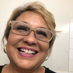 Meet your Posher, Desiree